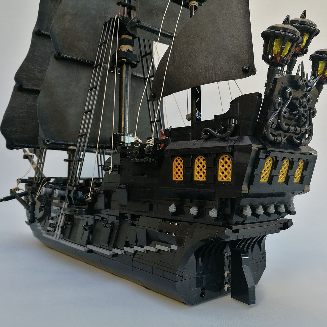 MOC The Black Pearl Medieval Pirate Ship Model Particle Building Blocks Set (3051PCS) - cubertime