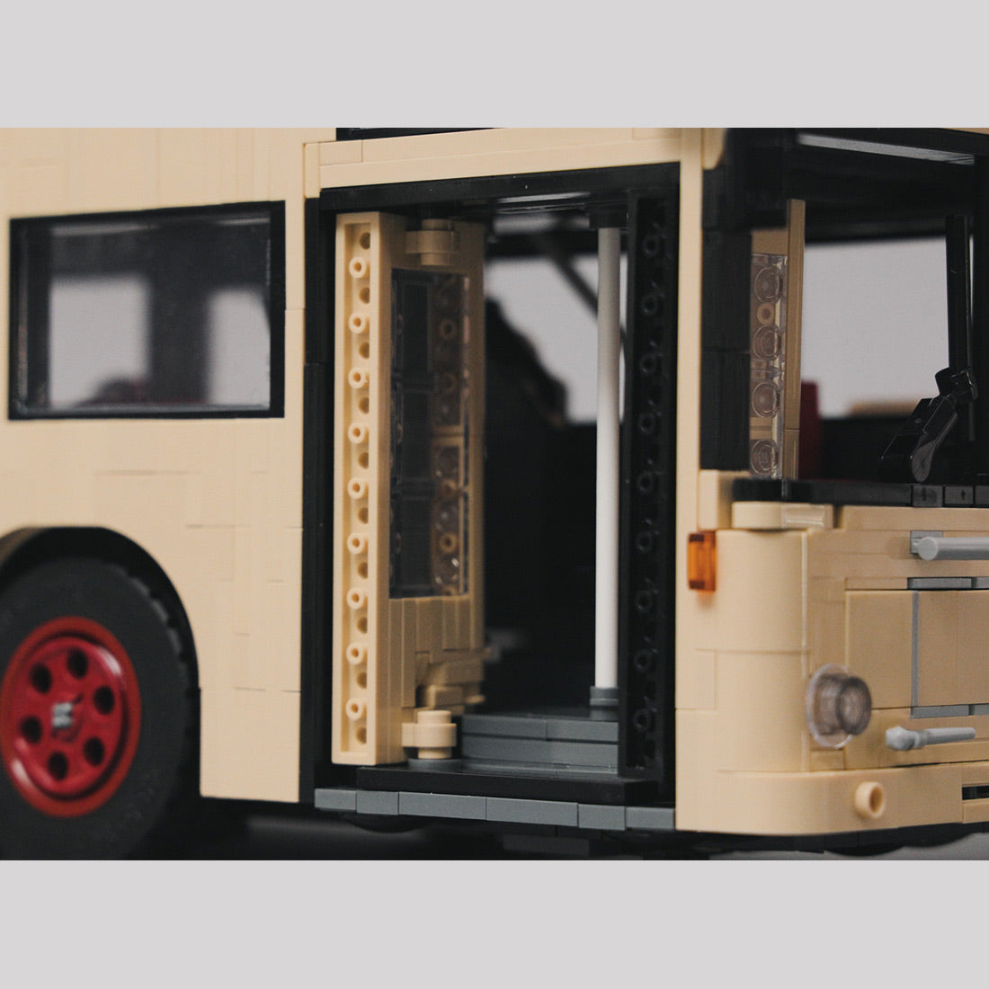 Vintage City Transit Building Block Model, Classic European City Bus Model, Berlin Bus Building Blocks Set(3953PCS) - cubertime