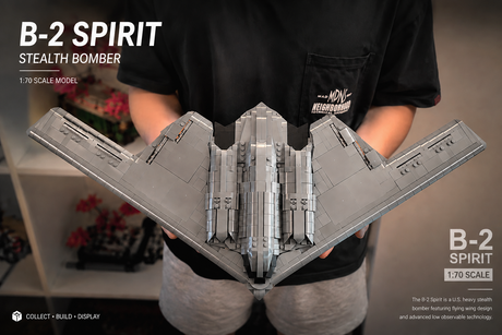 B-2 Spirit 1/70 Scale Building Block Set – A Stealth Bomber Model That Actually Opens Its Bomb Bay