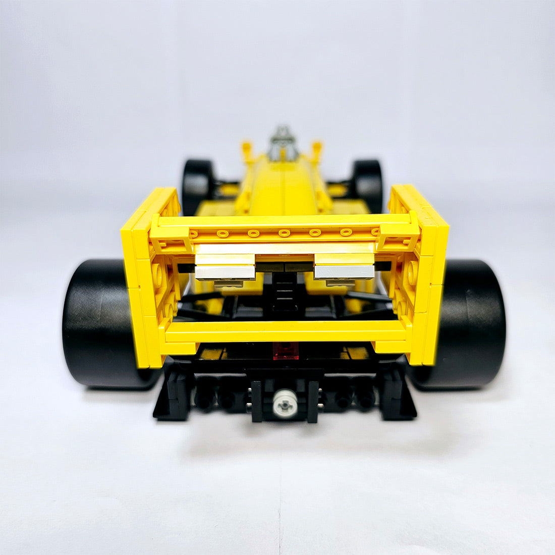 MOC-220329 1/16 Scale Lotus 99T 1987 F1 Race Car Model Building Blocks Set(738PCS/Yellow) - cubertime