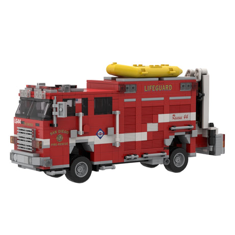 MOC-266082 2015 Fire Truck Building Block Model, Emergency Response Vehicle Construction Set with Yellow Boat, Deployable Rear Equipment and Adjustable Crane Arm, Collectible Display Model for Enthusiasts（972PCS） - cubertime