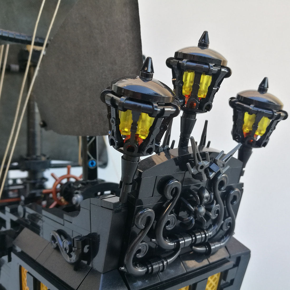 MOC The Black Pearl Medieval Pirate Ship Model Particle Building Blocks Set (3051PCS) - cubertime