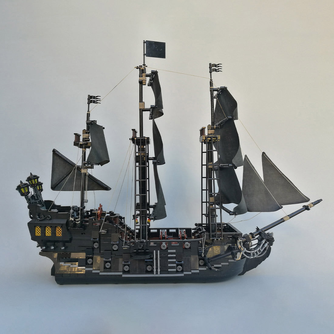MOC The Black Pearl Medieval Pirate Ship Model Particle Building Blocks Set (3051PCS) - cubertime