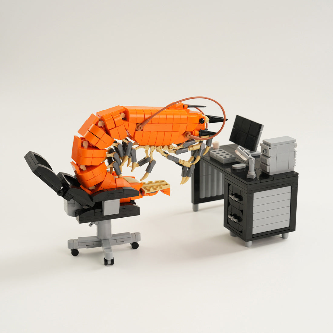 MOC Working Shrimp Man Building Blocks Set (675PCS) - cubertime
